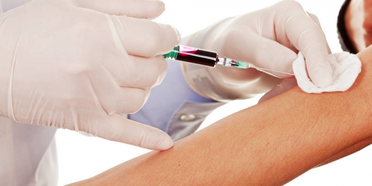 Experimentan con examen de sangre que detecta cáncer de forma precoz Experimentan con examen de sangre que detecta cáncer de forma precoz