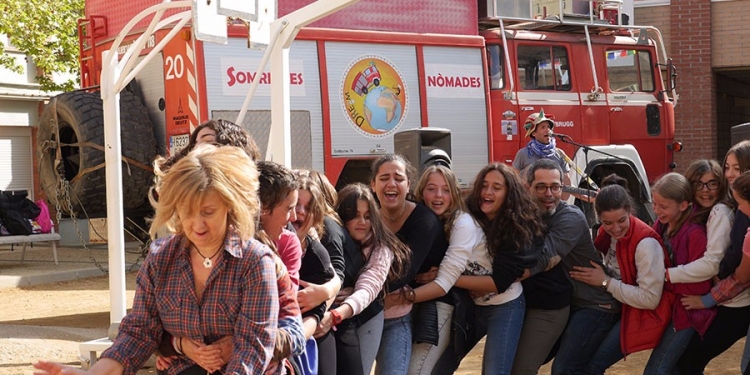 “Vamos con un camión de bomberos que no apaga fuego pero enciende sonrisas” “Vamos con un camión de bomberos que no apaga fuego pero enciende sonrisas”