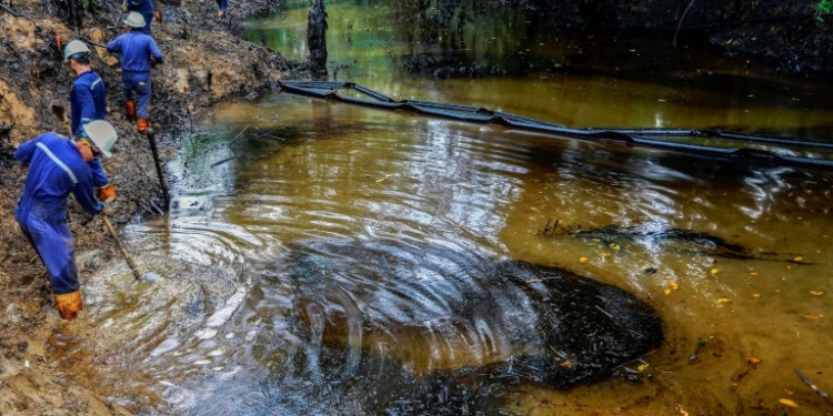 Emergencia ambiental en Colombia por fuga de petróleo