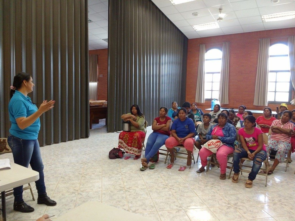 UEP del MOPC incorpora enfoque de género en proyectos de agua para indígenas del Chaco UEP del MOPC incorpora enfoque de género en proyectos de agua para indígenas del Chaco