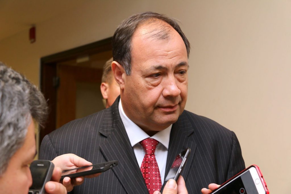 Afara renuncia a su cargo de vicepresidente