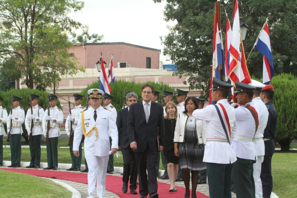 Embajador de EE. UU está feliz de reforzar los lazos entre su país y Paraguay Embajador de EE. UU está feliz de reforzar los lazos entre su país y Paraguay