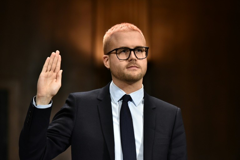 Un informante dice que Cambridge Analytica compartió datos con Rusia