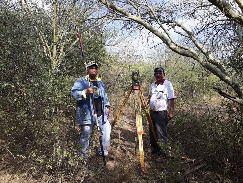 La Patria: Realizan demarcación de futuros lotes para chaqueños