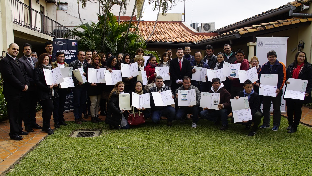 Apoyan a repatriados emprendedores a instalar su negocio propio