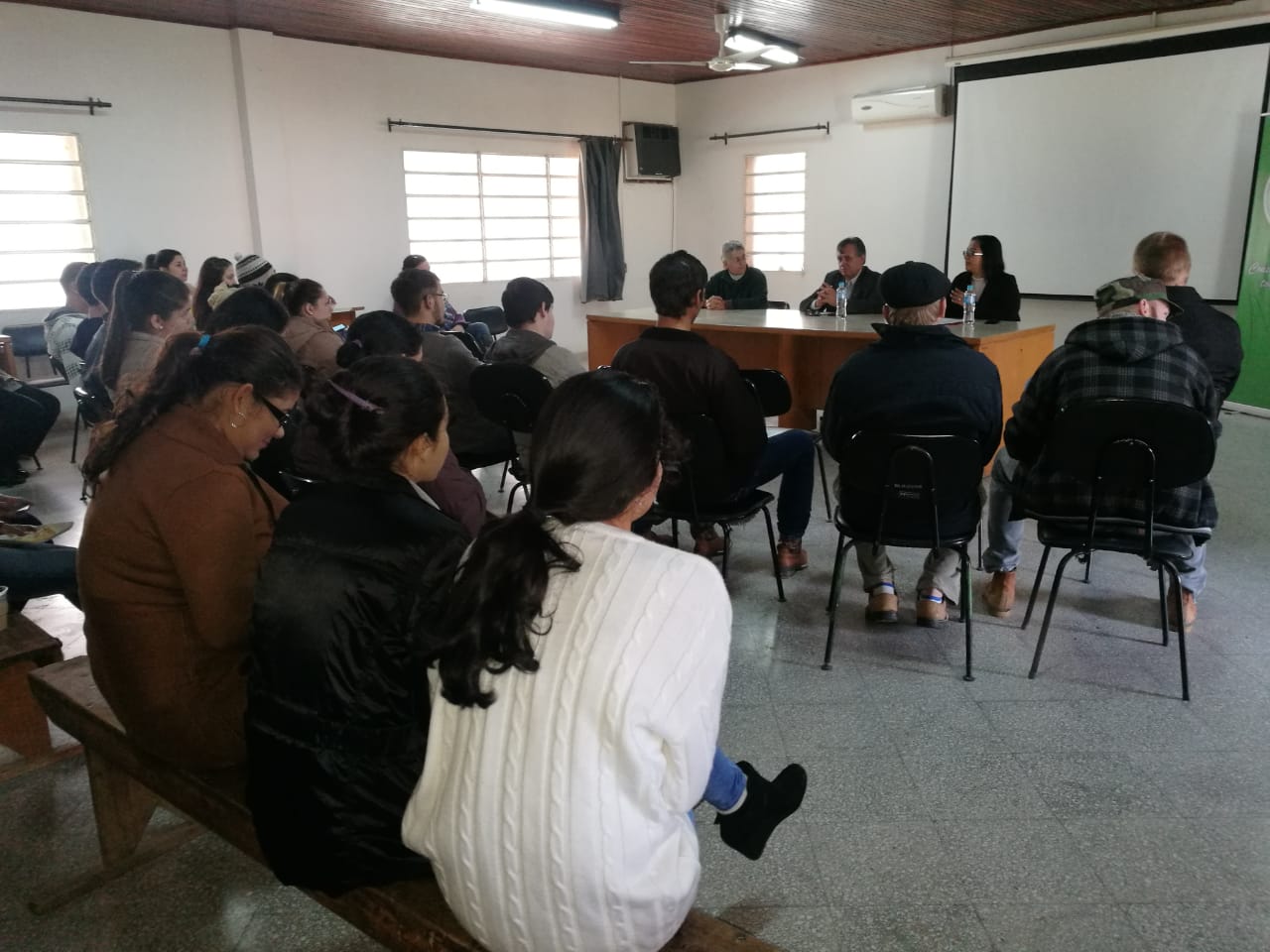 Debaten sobre la participación política de la mujer en el Chaco Central