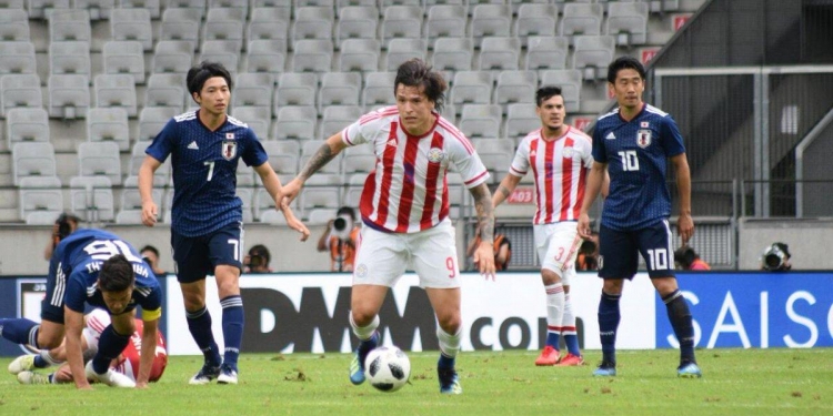 Paraguay cae 4-2 ante Japón que debutará con Colombia en mundial de Rusia