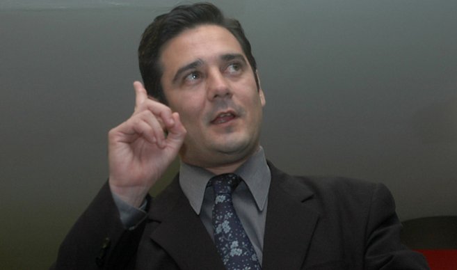 Salyn Buzarquis: «Si Marito quiere gobernabilidad tiene que jugarse por la Constitución Nacional»