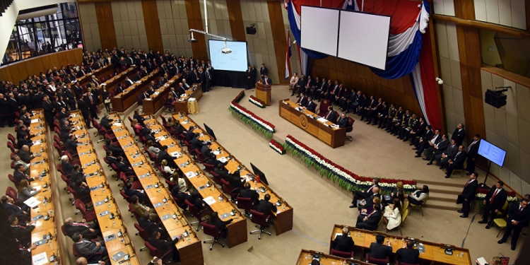 Con votos colorados unificados, Ovelar es presidente del Senado