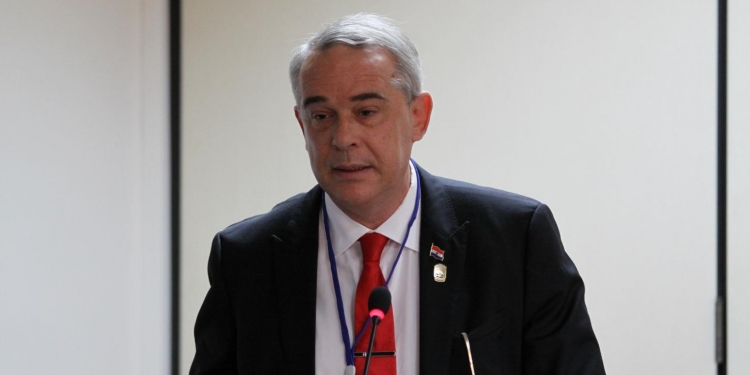 Ministro Luis Gneiting: fallece su madre y el mismo continúa desaparecido