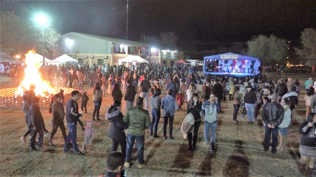 Multitudinaria convocatoria durante la fiesta de tradiciones en Filadelfia