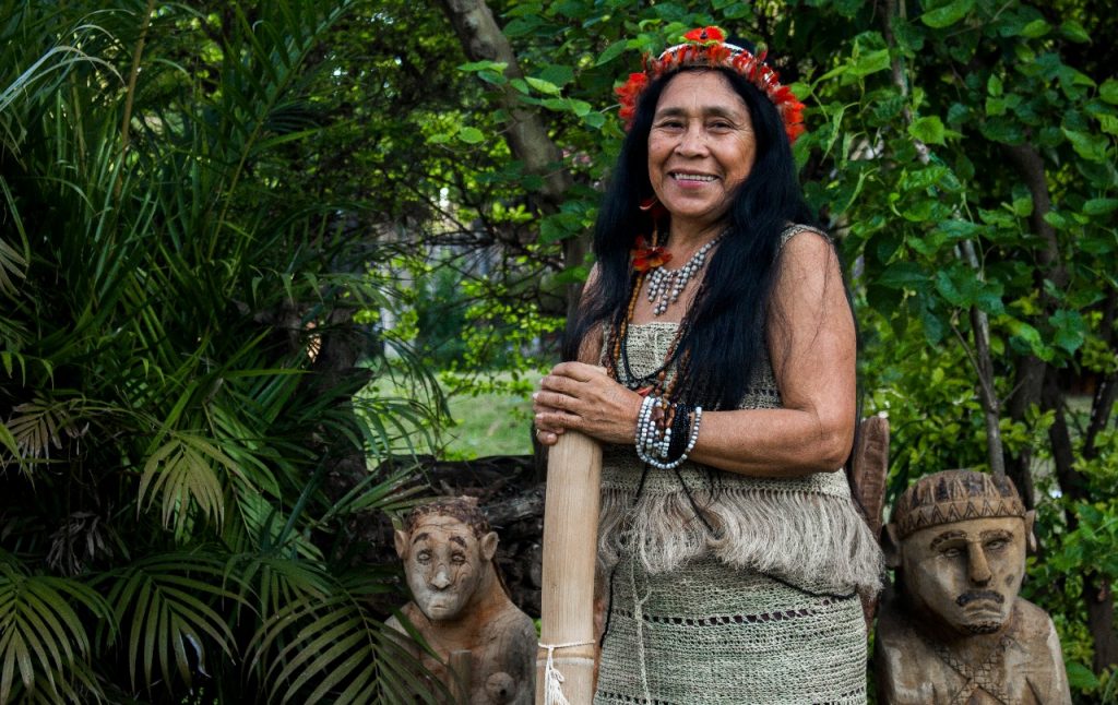 Poetisa indígena representará a Paraguay en Colombia