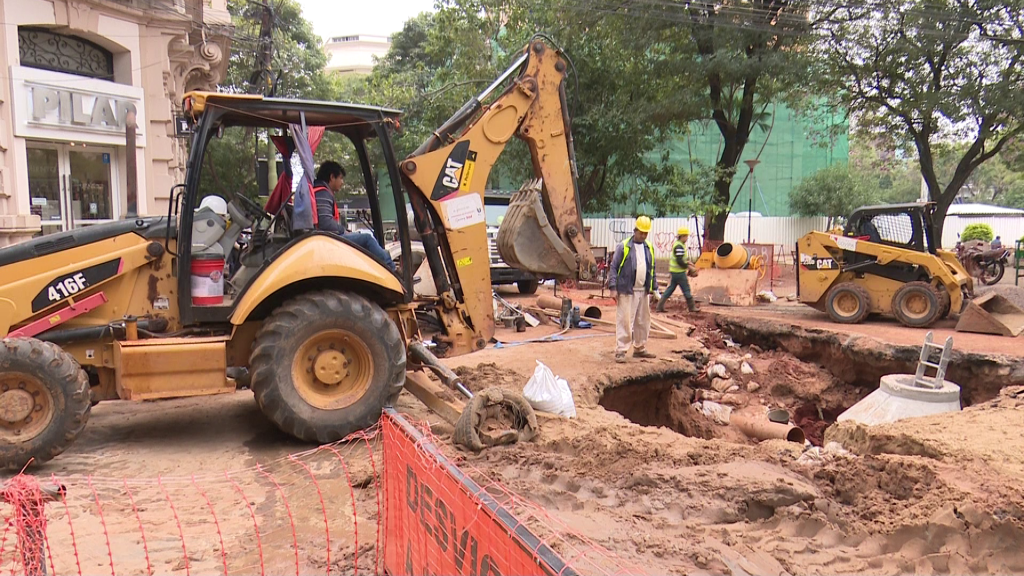 Asunción: «Recién luego del 15 de agosto se tendrán nuevos frentes de trabajos de alcantarillado» Asunción: «Recién luego del 15 de agosto se tendrán nuevos frentes de trabajos de alcantarillado»