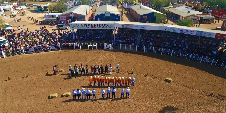 Expo Rodeo Trébol: récord de asistencia en el día de la inauguración