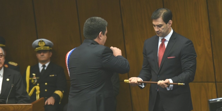 Horacio Cartes entregó el bastón de mando Horacio Cartes entregó el bastón de mando
