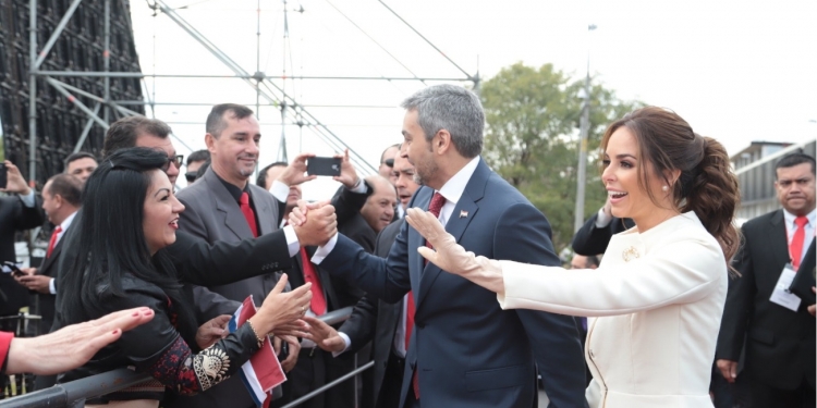 Mario Abdo Benítez tomó juramento como nuevo presidente de Paraguay Mario Abdo Benítez tomó juramento como nuevo presidente de Paraguay