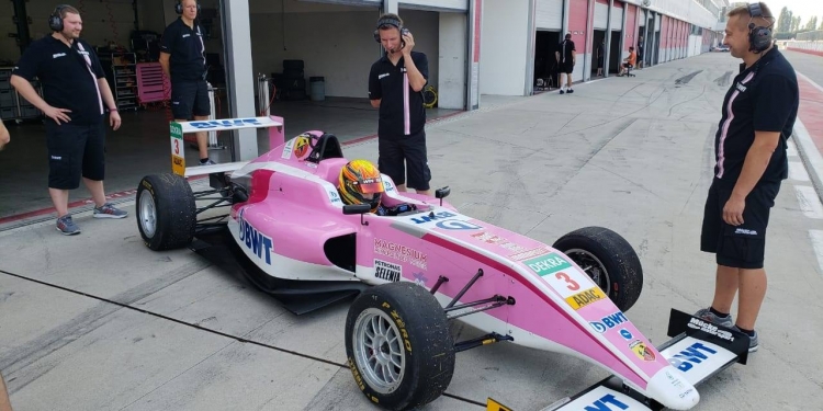 Joshua Duerksen el joven piloto paraguayo con gran futuro internacional