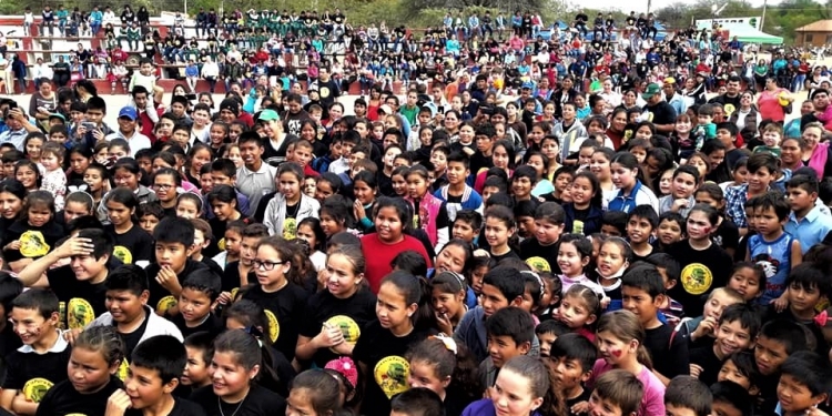 Centenares de niños festejaron en Mariscal Estigarribia