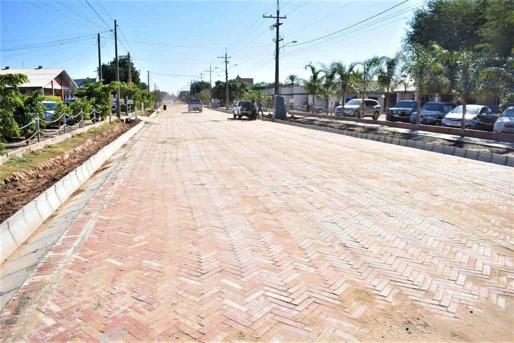 Concluye pavimentación experimental en Loma Plata