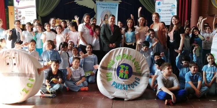 Avanza desparasitación masiva a escolares de Asunción Avanza desparasitación masiva a escolares de Asunción