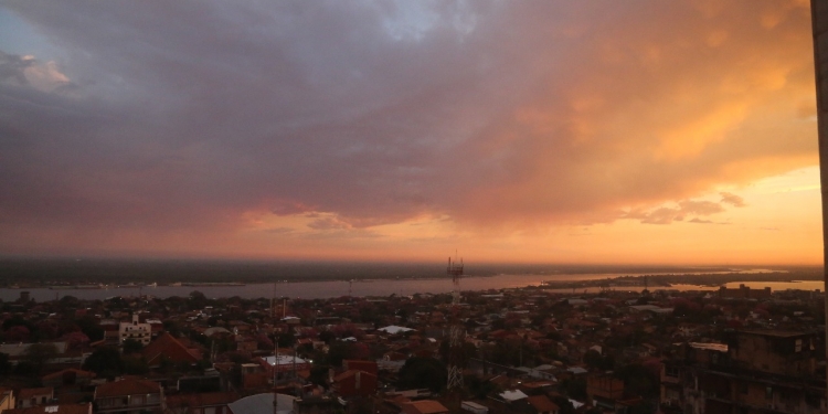 Viernes con calor y lluvias