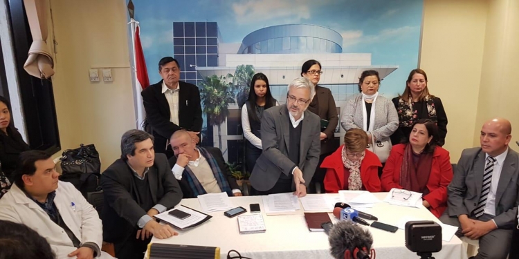 Frente Guasu y PDP presentan proyecto que modifica y amplía Ley de trasplante de órganos Frente Guasu y PDP presentan proyecto que modifica y amplía Ley de trasplante de órganos