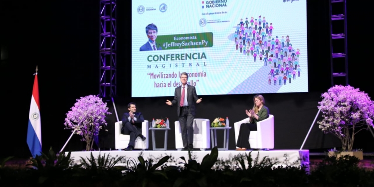 Jeffrey Sachs resaltó oportunidades y logros económicos de Paraguay