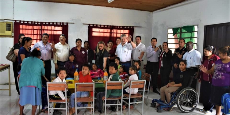 Niños de Mariscal Estigarribia reciben estimulaciones terapéuticas Niños de Mariscal Estigarribia reciben estimulaciones terapéuticas