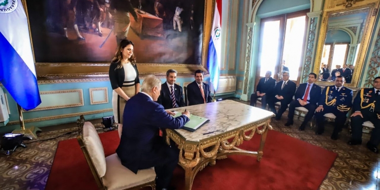 El arquitecto Dany Durand juró como Ministro de la Vivienda