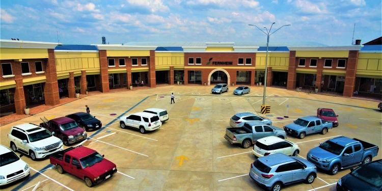 Inauguraron oficialmente el edificio del Supermercado Fernheim