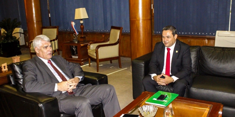 Presidente Hayes: Gobernador y titular del MOPC repasaron las obras emblemáticas proyectadas