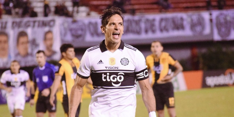 Olimpia cómodo en la punta tras empate de los inmediatos seguidores