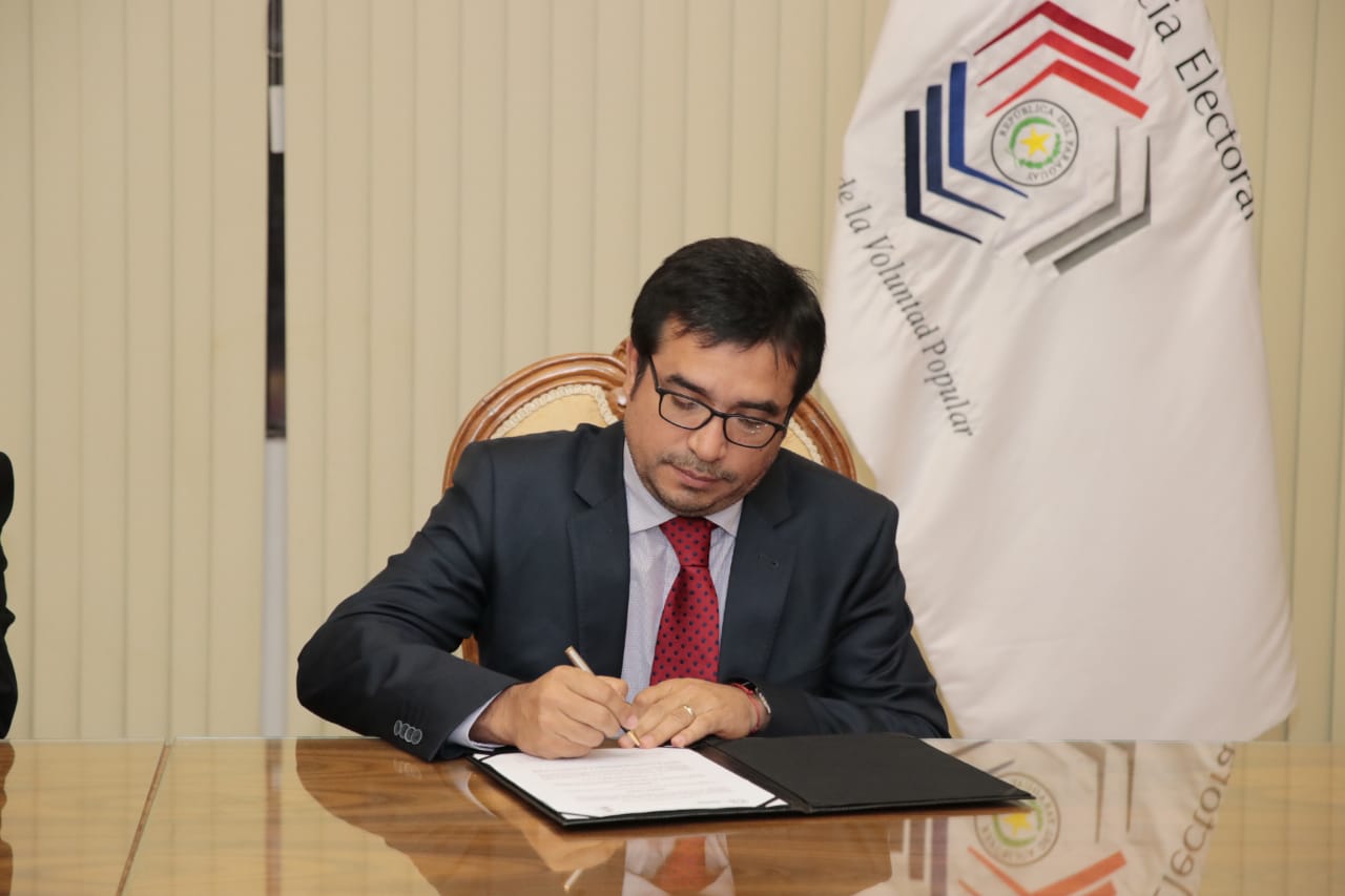Ministro de Justicia valoró capacidad técnica de la Justicia Electoral