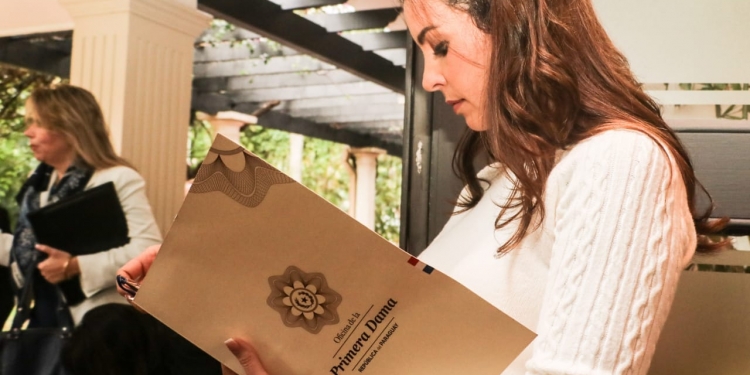 Niñez, mujer, economías creativas y voluntariado serán prioridades para Silvana Abdo