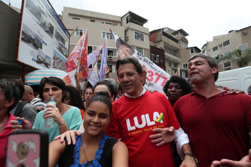 El voto femenino, clave para presidenciables de Brasil