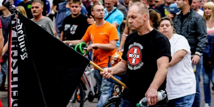 Cinco meses de cárcel para alemán por hacer saludo hitleriano