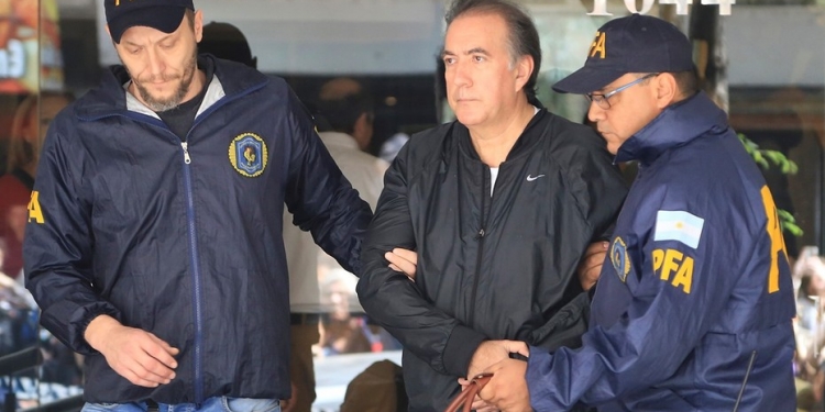 Detienen a único prófugo en escándalo por sobornos en Argentina