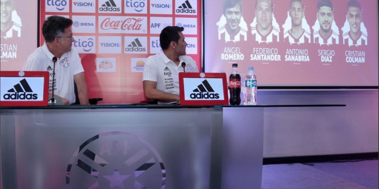 Entrenador Osorio convoca a sus primeros 27 albirrojos para octubre