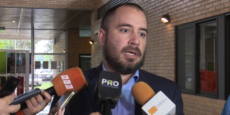 Promueven Plan de Trabajo para hacer frente a la problemática del Arroyo Mburicaó Promueven Plan de Trabajo para hacer frente a la problemática del Arroyo Mburicaó