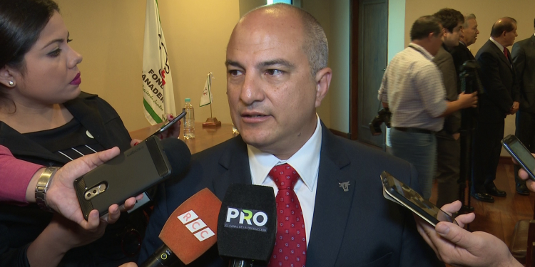 Fredis Estigarribia asumió como nuevo titular del Fondo Ganadero