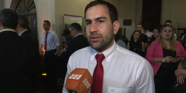 Ministro de la Juventud promete visitar el Chaco y escuchar a los jóvenes Ministro de la Juventud promete visitar el Chaco y escuchar a los jóvenes