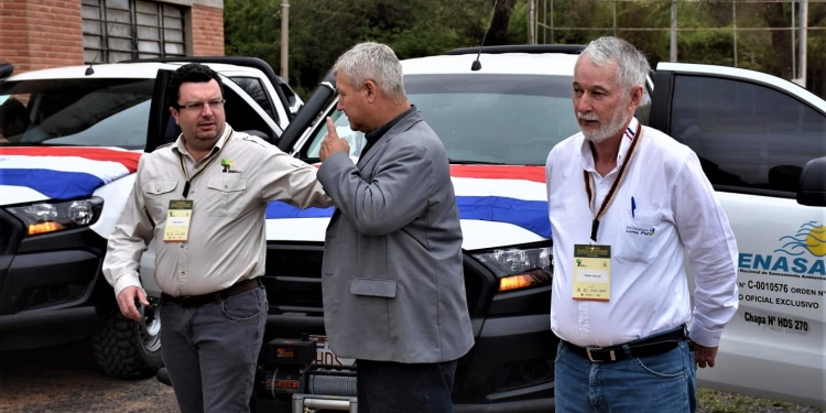 SENASA entregó camionetas a los municipios de Boquerón