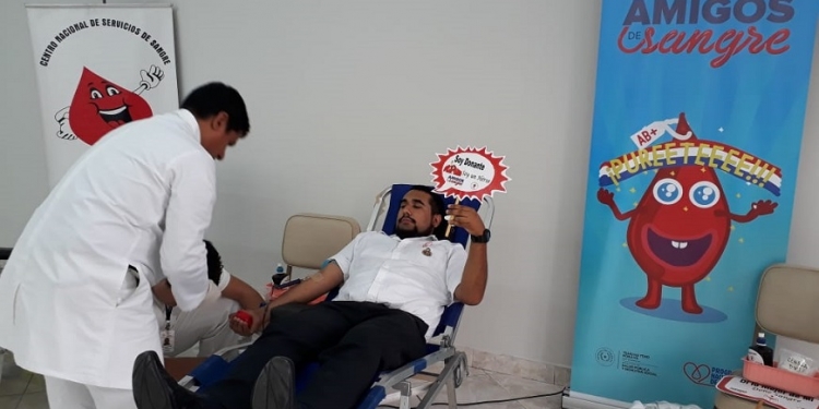 Donar sangre es “sumar gotas de amor y vida a los demás” Donar sangre es “sumar gotas de amor y vida a los demás”