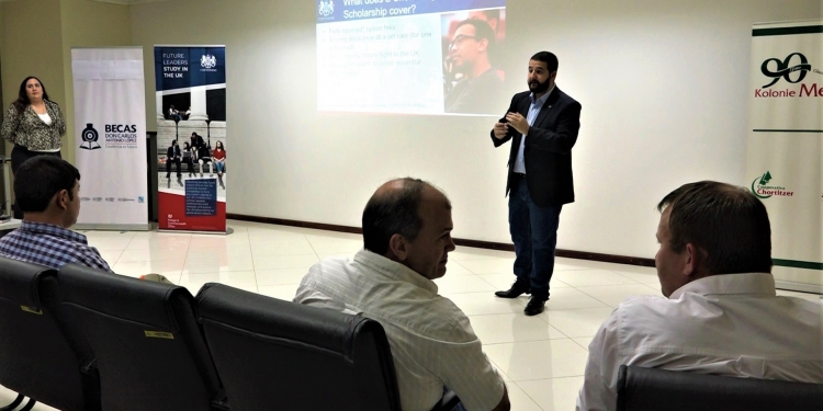 Animan a chaqueños para postularse a becas en el exterior