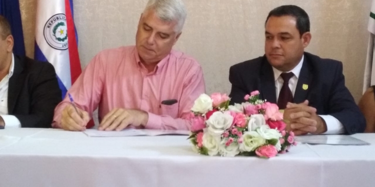 Obras Públicas acuerda mejorar conectividad con municipios de Presidente Hayes