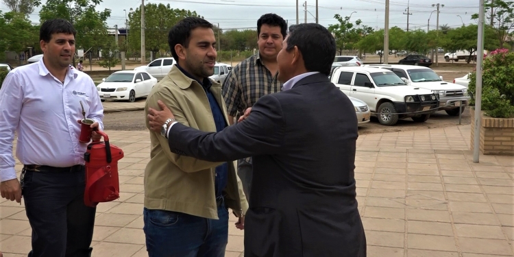 Ministro de la Juventud mantuvo reunión con autoridades locales