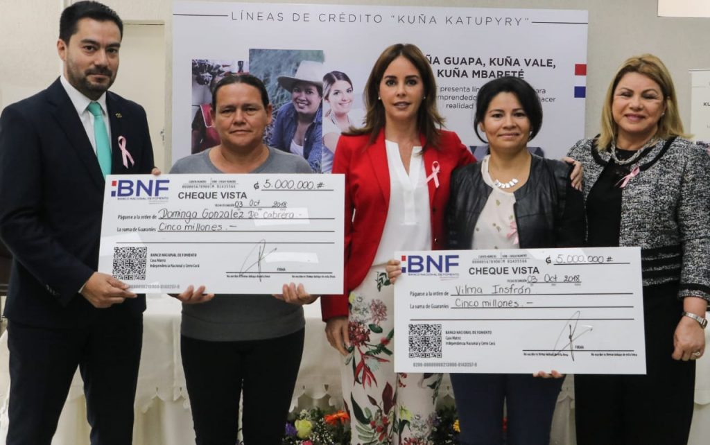 Lanzan línea de créditos para mujeres emprendedoras