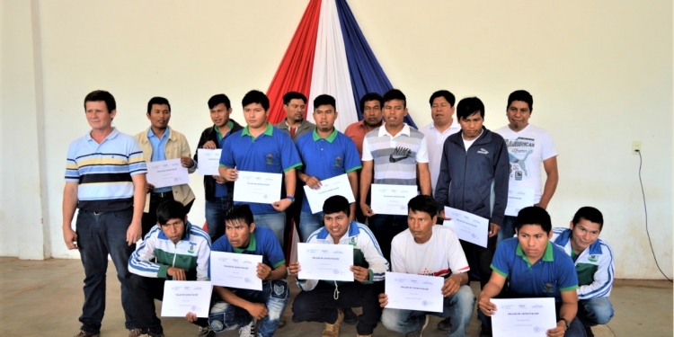 Jóvenes indígenas culminaron exitosamente cursos de mando medio Jóvenes indígenas culminaron exitosamente cursos de mando medio