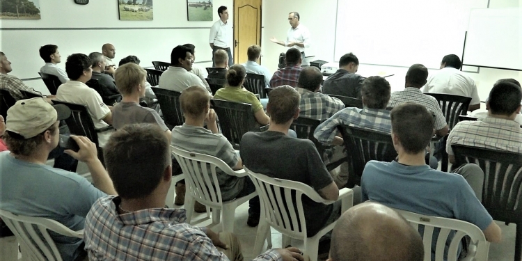 Conversan sobre variedades de semillas de soja para el Chaco