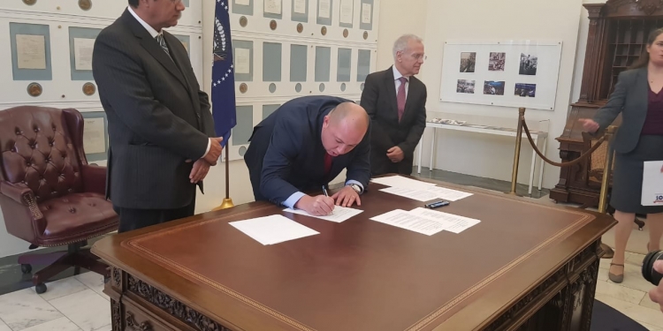 Villa Hayes firma convenio en EE.UU